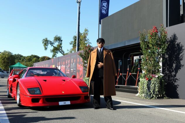 Lewis Hamilton turns heads with Monza arrival in "dream" Ferrari F40 ahead of Italian GP