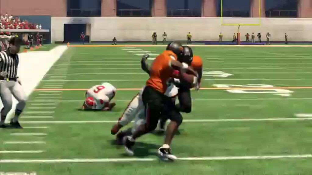 NCAA Football 13 - Playbook #4 Heisman Challenge - E3 2012