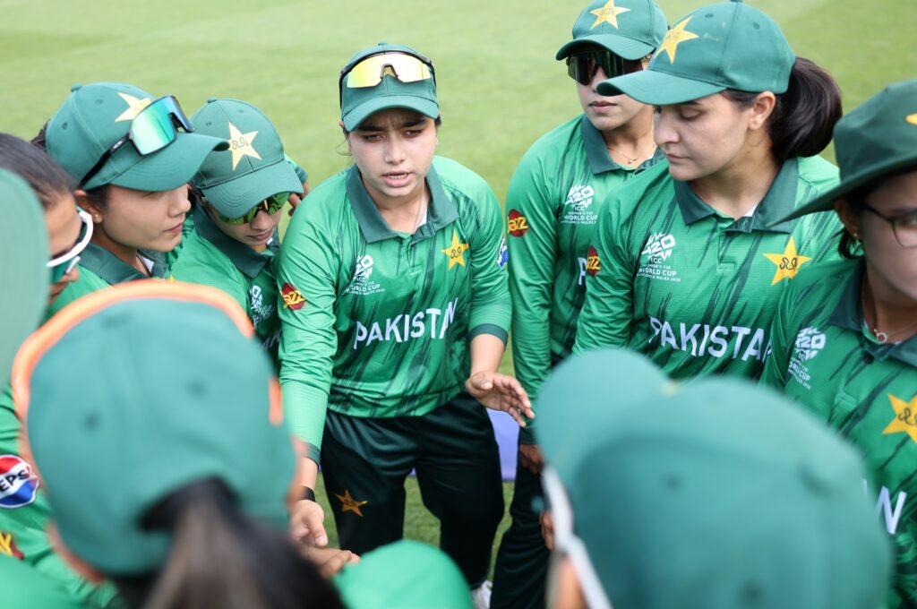 Pakistan bat in their Asia Cup campaign opener on slow pitch