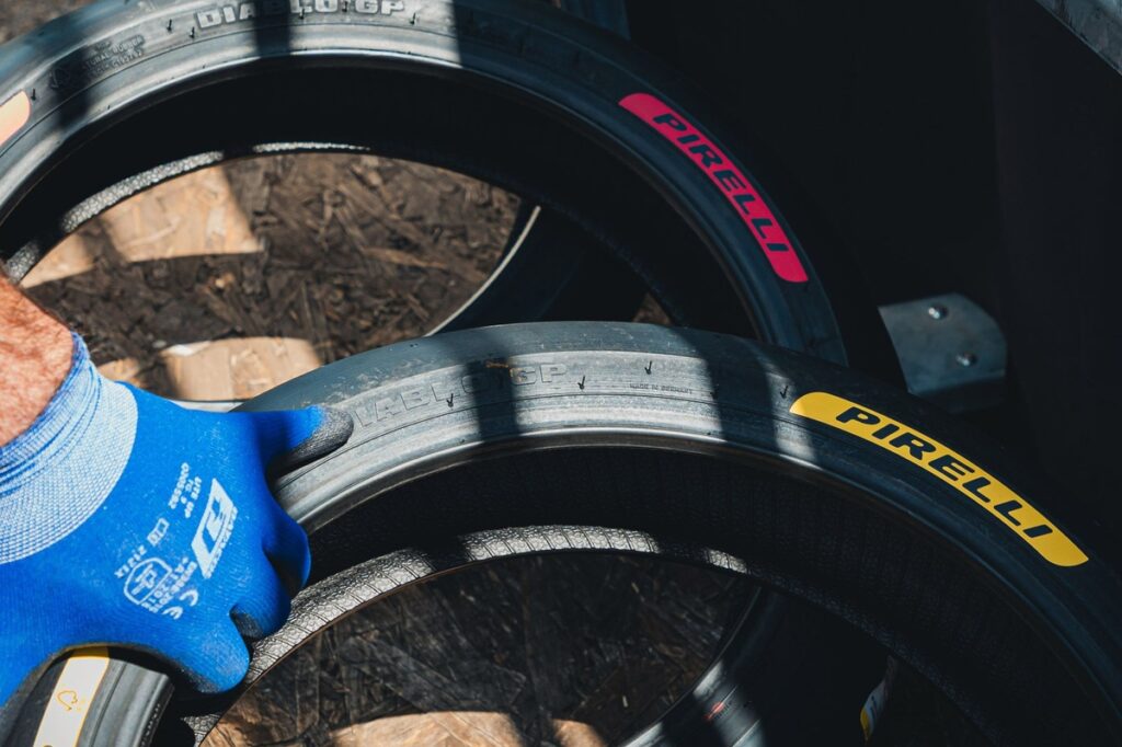 Pirelli delivers 2027 MotoGP tyres with F1-style colour markings