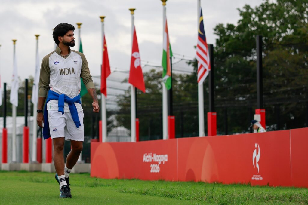 Rain stays away as India and Sri Lanka look for fair contest to enter final