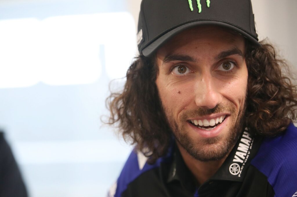 Rins to switch to car racing after MotoGP exit