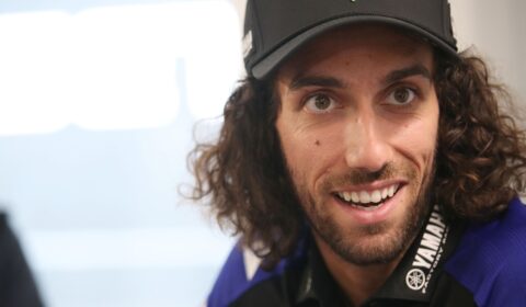 Rins to switch to car racing after MotoGP exit