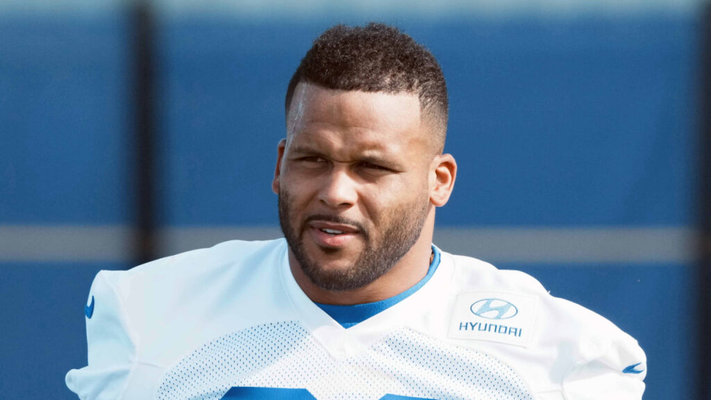 Scouts echo warnings from Hall of Famers about Aaron Donald returning to Rams