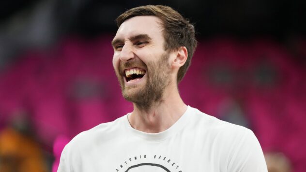 Spurs' additions at center haven't yet changed Luke Kornet's importance