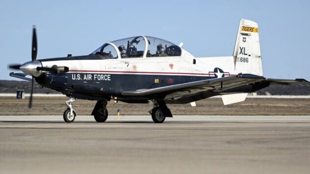 2 Air Force pilots eject safely from aircraft near Seguin, JBSA says