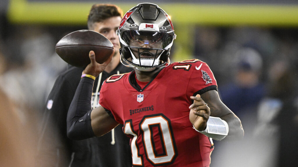 2-Pt Conversion: Bucs Have A Big Decision To Make At QB