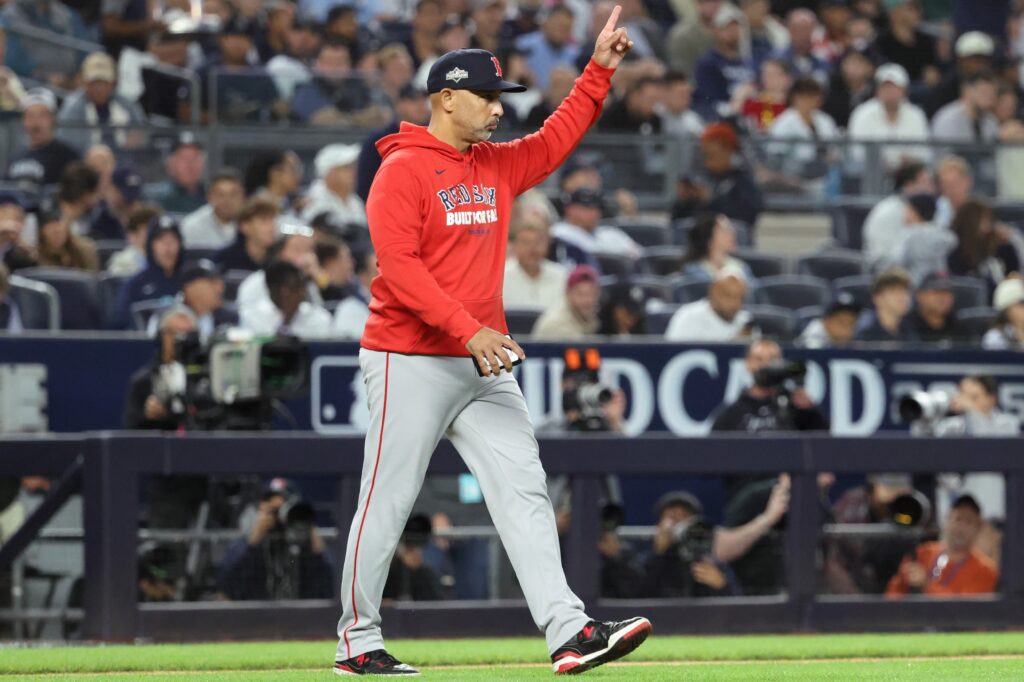 Alex Cora turns down Phillies and plans to sit out 2027 season
