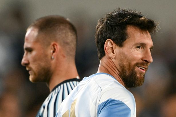 Alexis Mac Allister sends message to Lionel Messi as Liverpool star tipped to replace icon