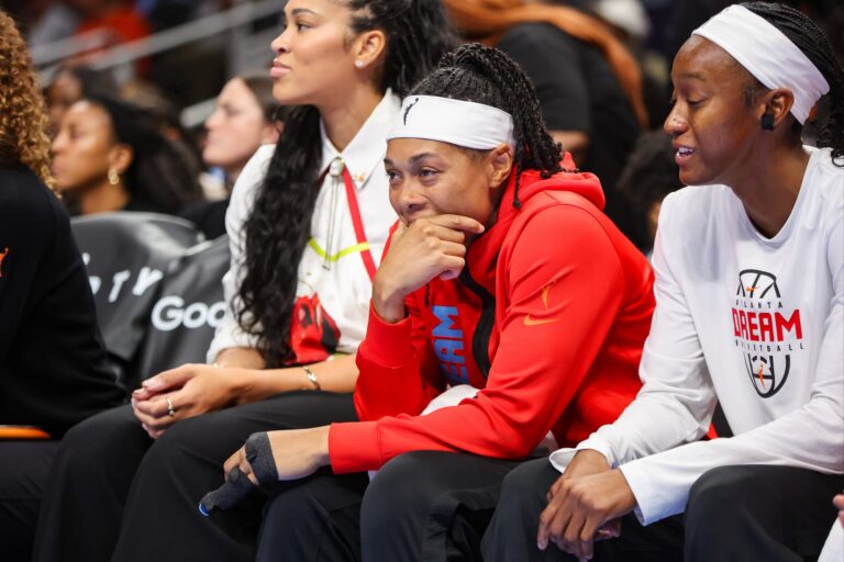 Allisha Gray injures fingers vs. Liberty as Dream await her playoff status