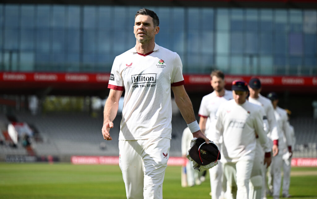 Anderson to leave Lancashire after 25 years, but no retirement yet