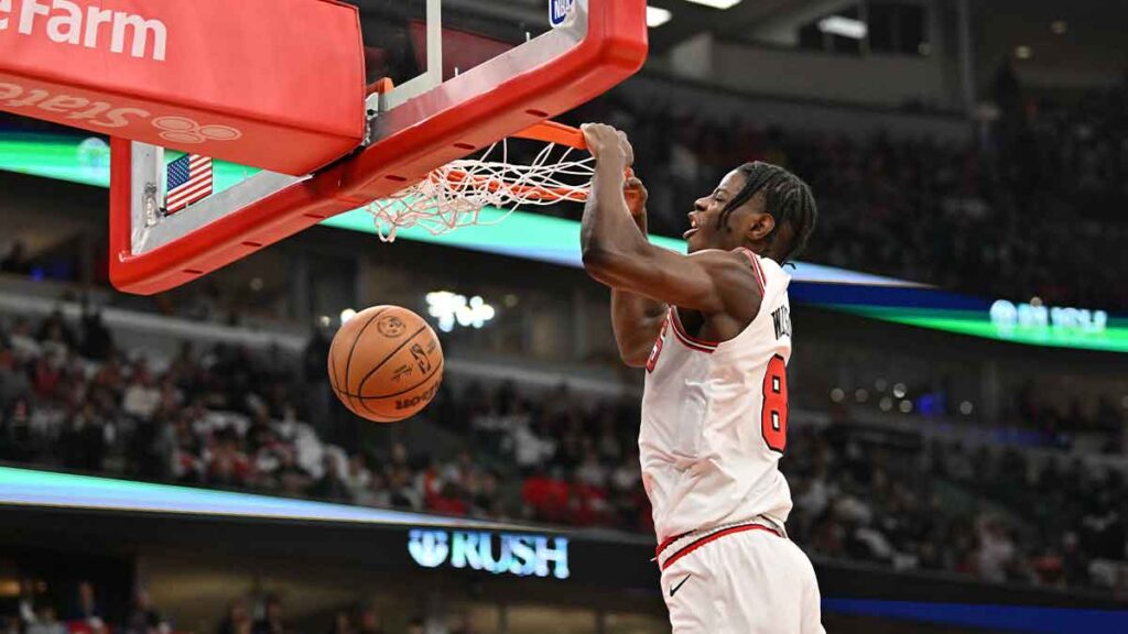 Caleb Wilson enters in Michael Jordan territory after first 3 NBA games