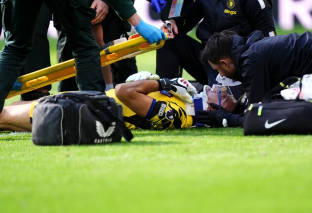 Chelsea's Martinez expects to return in 'a few weeks' after surgery
