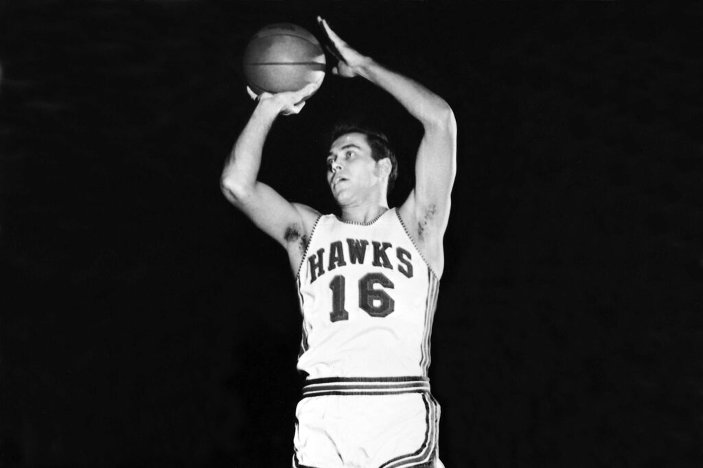 Cliff Hagan, Basketball Hall of Famer and champion involved in famous Bill Russell trade, dead at 94