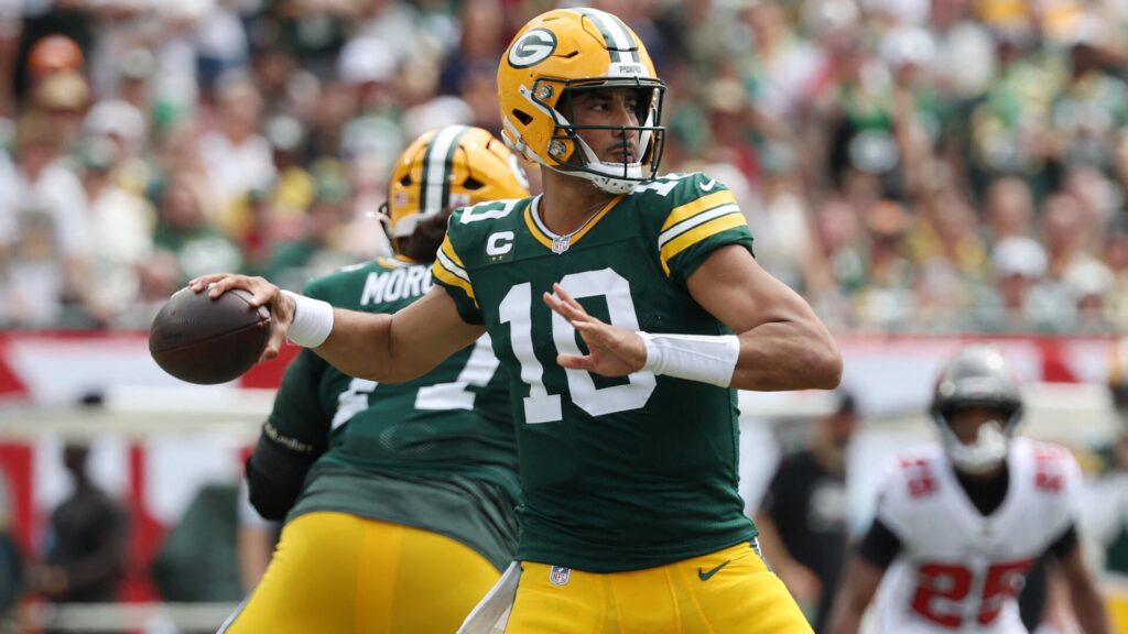 Cowboys vs. Packers prediction: Dak Prescott, Jordan Love set for high-flying showdown on 'SNF'
