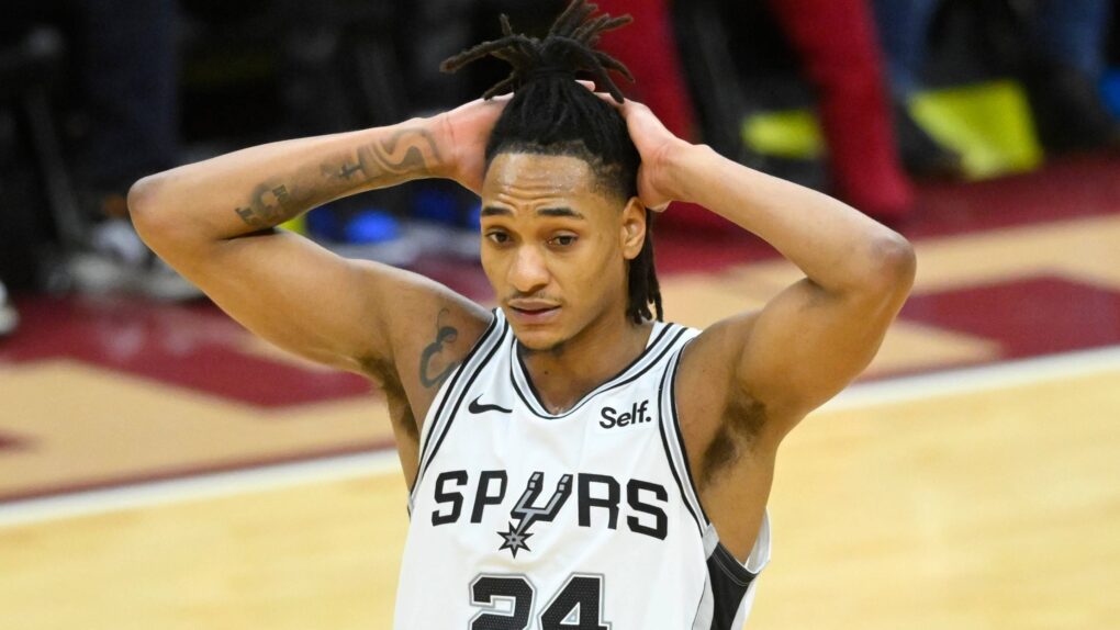 Devin Vassell starting at power forward ignores the two better answers on the Spurs’ roster