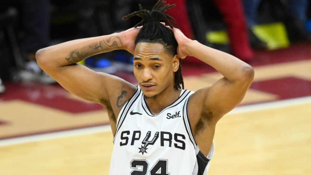 Devin Vassell starting at power forward ignores the two better answers on the Spurs’ roster