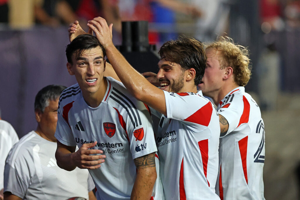 🤝 Petar Musa pulls level with MLS icon with key brace for soaring Dallas