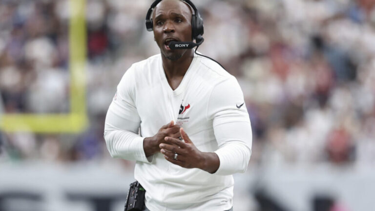 Houston Texans Make $3.7 Million QB Move Before Titans Game