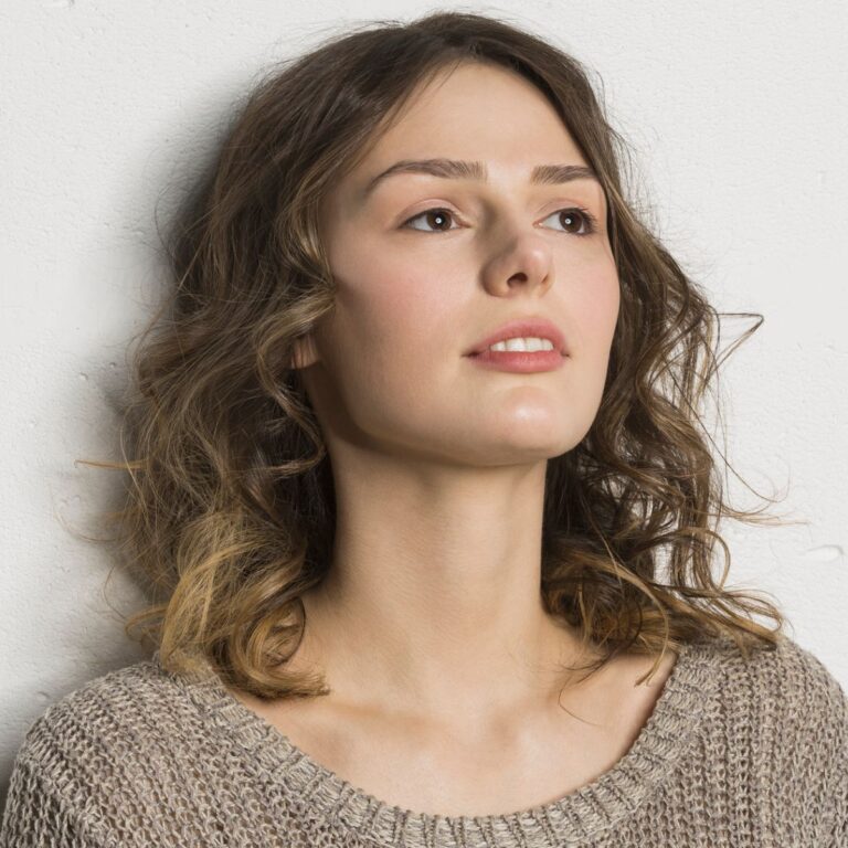 How to Address Tech Neck and Sun Damage for Smoother-Looking Skin