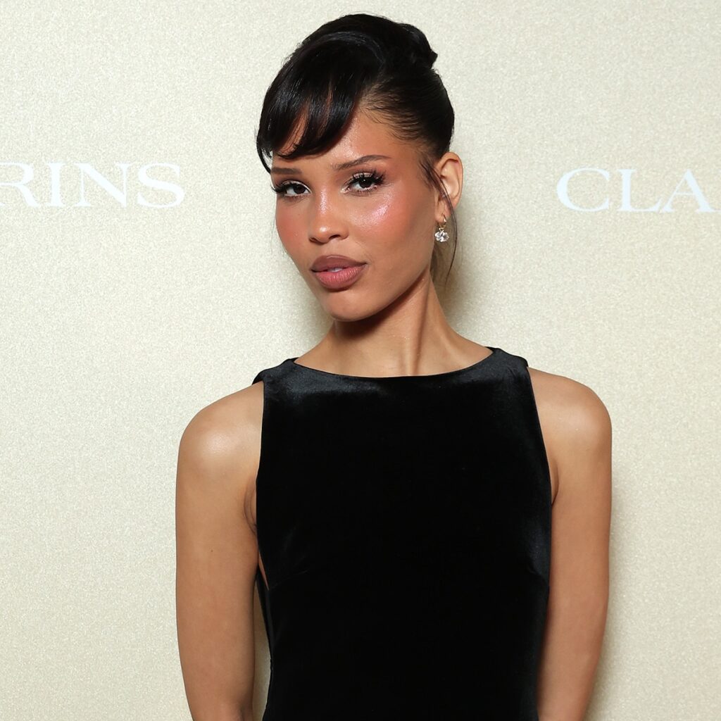 Influencer Nara Smith Defends Having 4 Kids Before Age 24