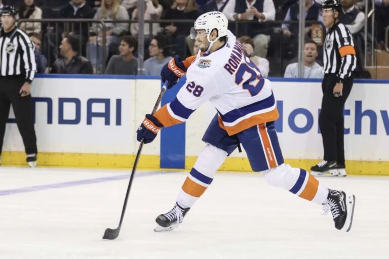 Islanders defenseman Alexander Romanov exits loss with apparent injury in concerning twist