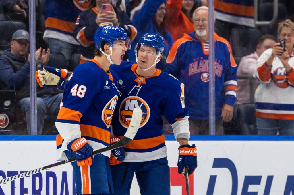 Islanders fail first real test against Lightning — despite bright spots