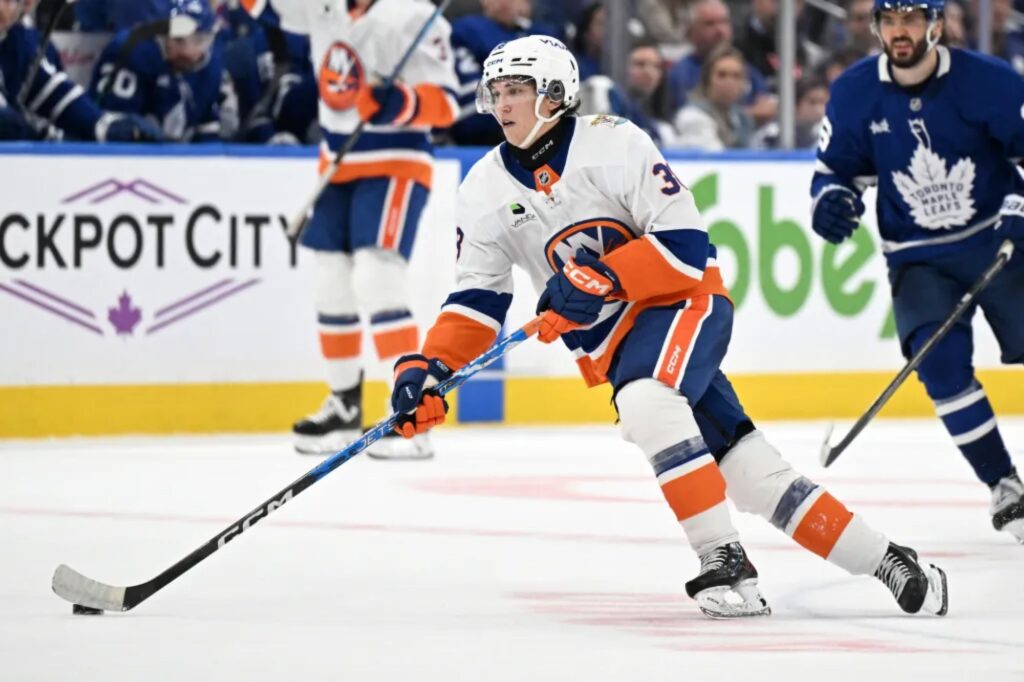 Islanders rookie Victor Eklund holds own versus Auston Matthews’ line