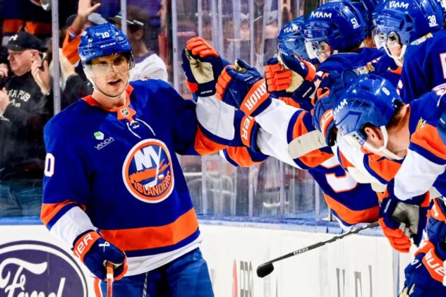 Islanders showing signs of life on long-suffering power play