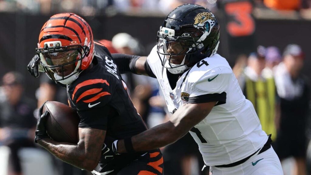 Jaguars knock off Bengals, who lose Ja'Marr Chase (concussion)