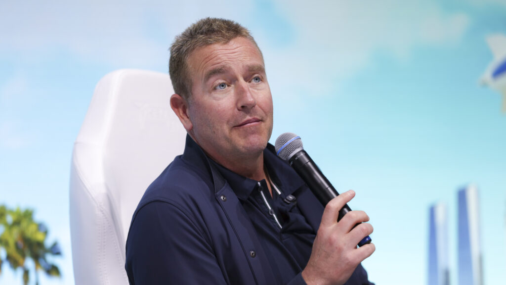Kirk Herbstreit’s new Amazon deal comes with an odd twist