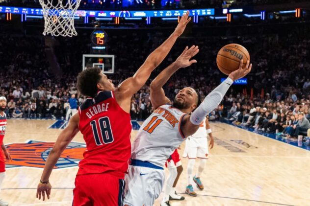 Knicks starters effective after Mike Brown gives them extended minutes