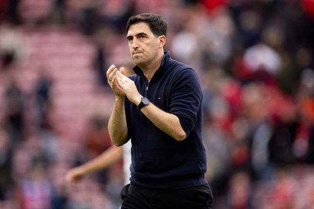 Liverpool double injury verdict as Andoni Iraola told two stars who could start vs Man City