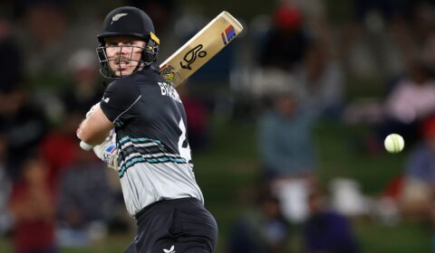 Michael Bracewell shifts to casual contract with eye on BBL