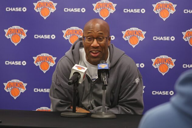 Mike Brown takes moment to bring Knicks together amid off-court drama: ‘Really cool’