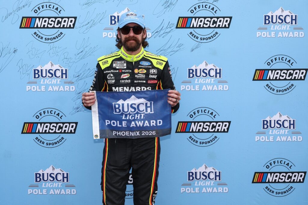 NASCAR Cup Phoenix starting lineup: Blaney earns pole as Larson struggles