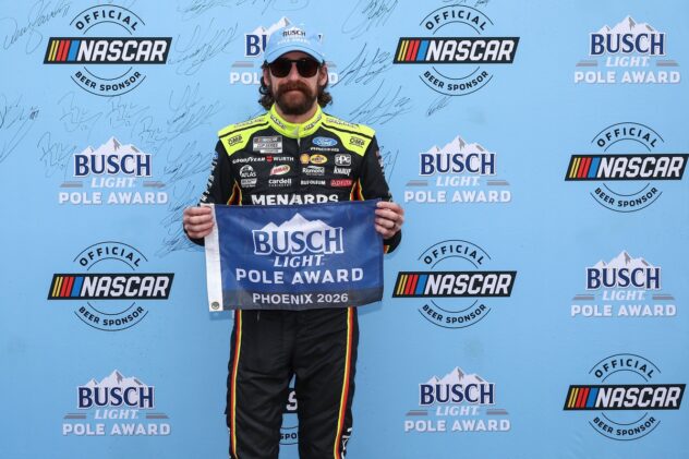 NASCAR Cup Phoenix starting lineup: Blaney earns pole as Larson struggles
