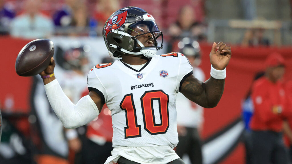 NFC Notes: Jalon Daniels, Gervon Dexter, Buccaneers, Falcons, Panthers