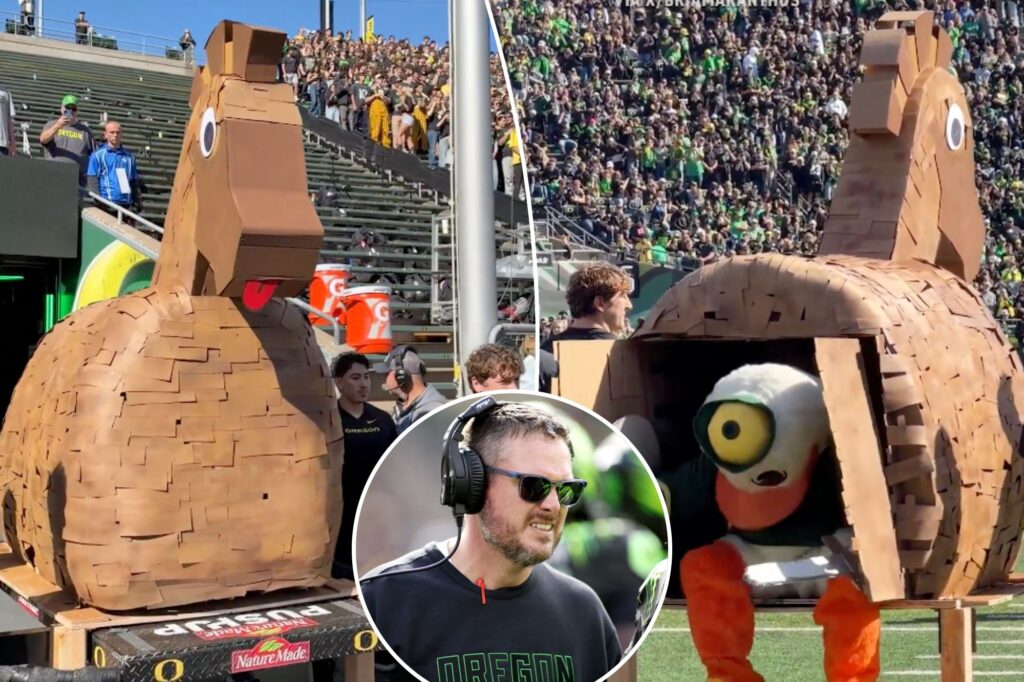 Oregon’s USC Trojan horse jab before facing UCLA ages brutally