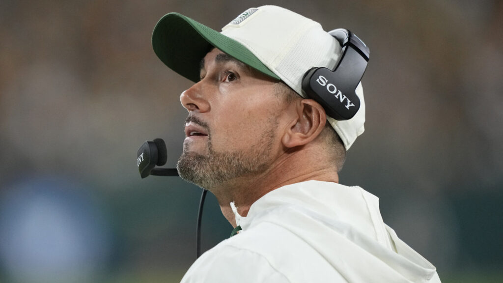 Packers HC Matt LaFleur threatens to bench players despite win