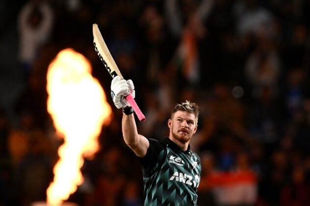 Phillips' century, Duffy's four-for topple India