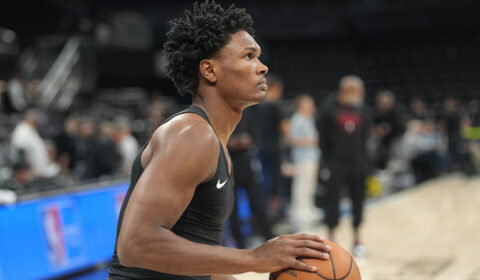 Rockets’ Amen Thompson calls game with insane block on Victor Wembanyama