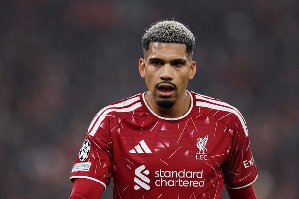 Ronald Araujo's agent responds to Liverpool transfer question with 'too early' warning