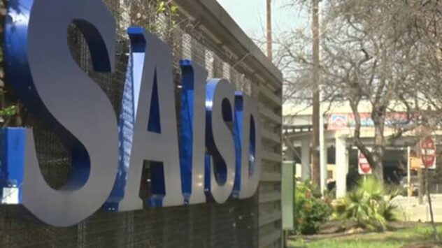 SAISD’s new teaching plan draws criticism from teachers