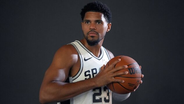 Spurs’ lineup shakeup creates a Tobias Harris-sized problem they can’t ignore