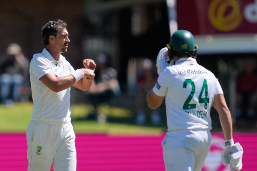Starc six-for sends SA sliding from 158 for 0 to 329 all out