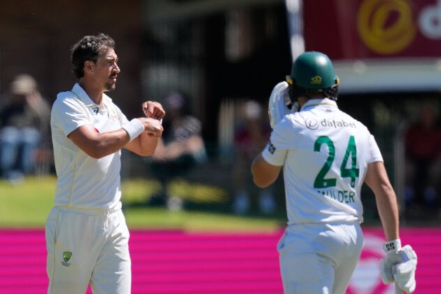 Starc six-for sends SA sliding from 158 for 0 to 329 all out