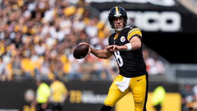 Steelers QB Aaron Rodgers held an NFL record for 16 minutes before immediately losing it vs. Browns