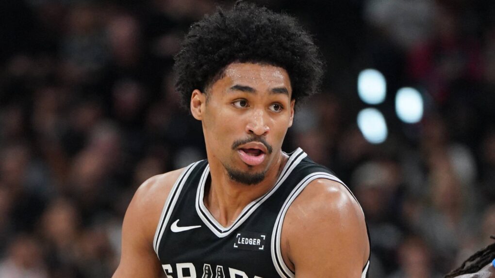 Stephon Castle’s ball-handling role has to shrink for Dylan Harper’s leap to happen