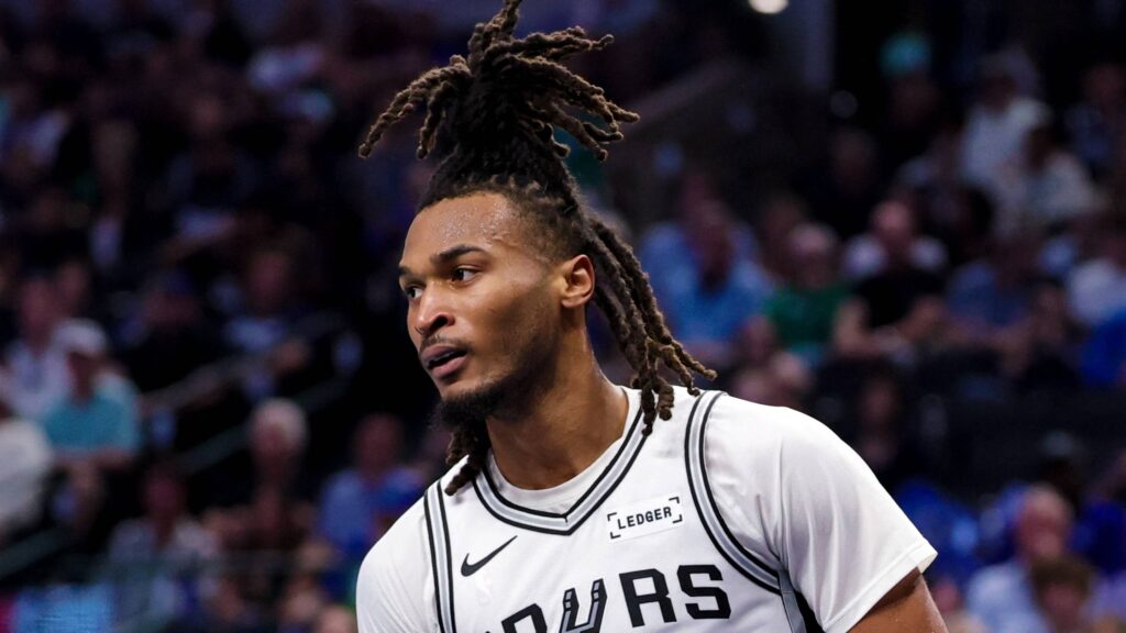 Stephon Castle's offensive versatility was the fuel for Spurs' much-needed win
